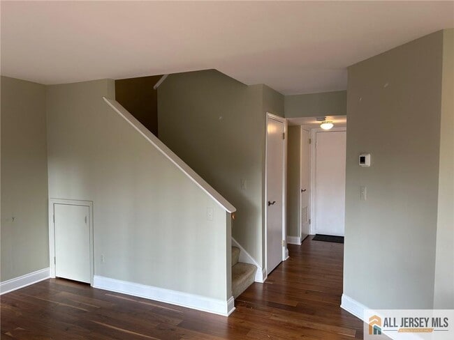 Building Photo - 45 Stevens Ct