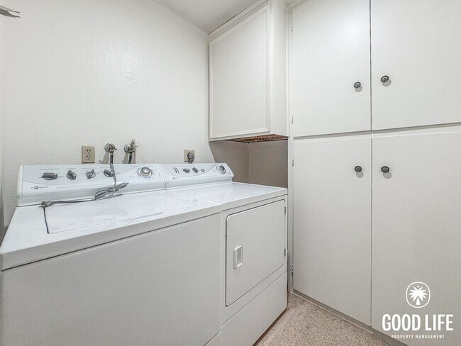 Building Photo - SD: Spacious 2BD/2BA Condo in Rancho Bernardo with Club Amenities, 2-Car Garage & Private Patio