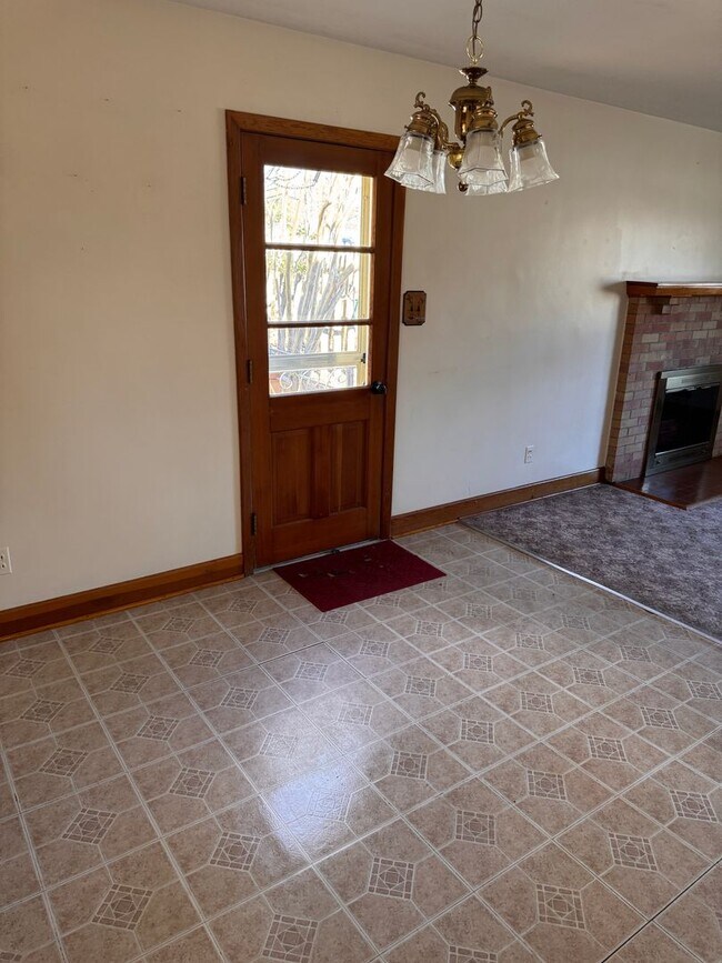 Building Photo - 4 Bedroom || 2.5 Bathroom Home in Boonsboro