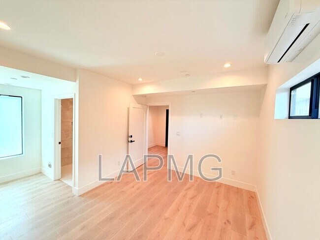 Building Photo - 3414 London St