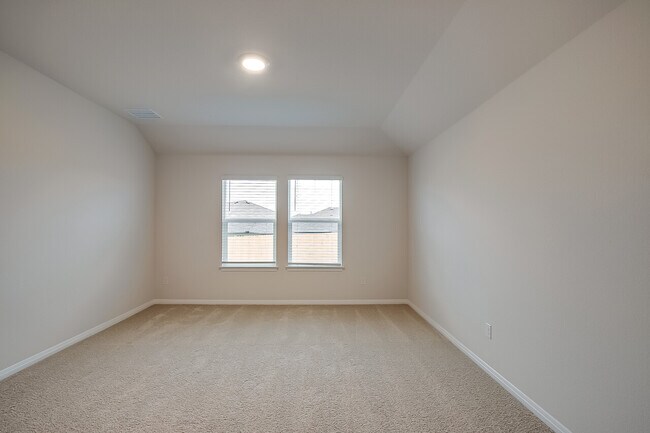 Building Photo - 490 Evergreen Sumac Loop, Kyle, Texas 78640