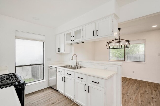 Building Photo - 6705 Lancret Hill Dr