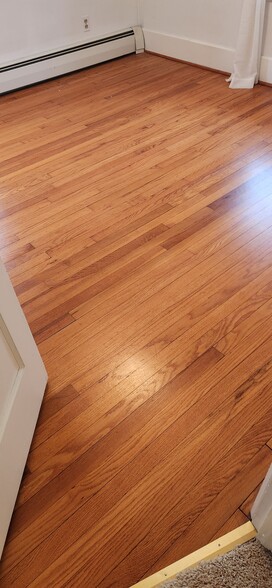 Building Photo - 83 Early St