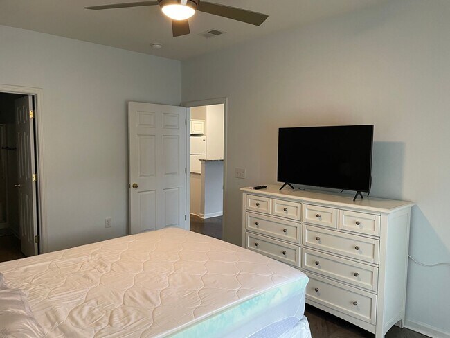 Building Photo - 968 Great Egret Cir SW