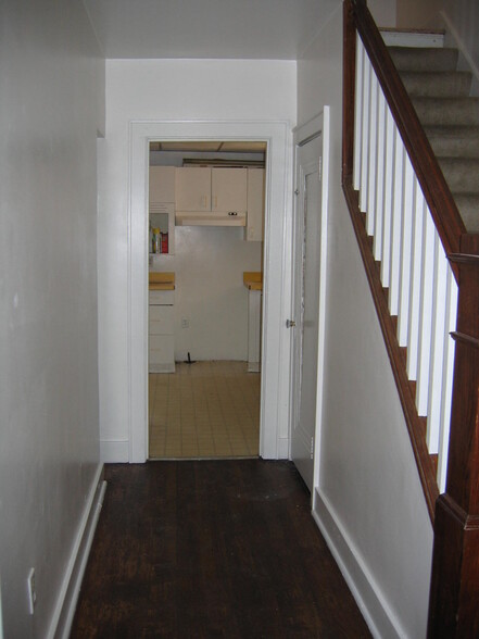 Front Foyer facing Kitchen - 423 Braddock Rd