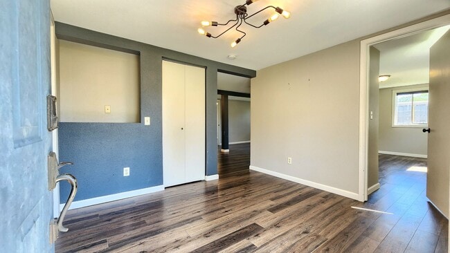 Building Photo - 4918 S 2nd Ave