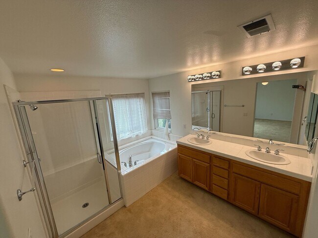 Building Photo - 12565 Carmel Canyon Rd