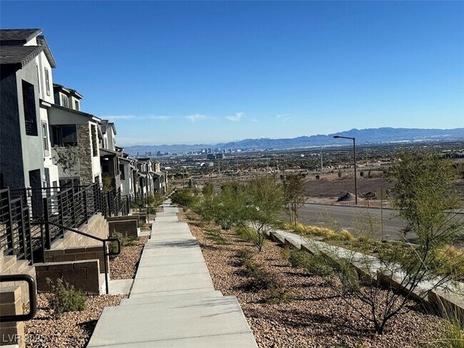 Building Photo - 11737 Stone Curlew Ave