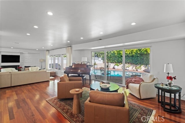 Building Photo - 2390 Nalin Dr