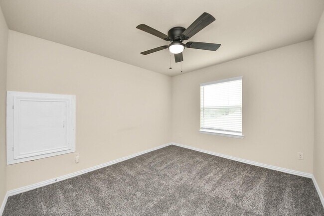 Building Photo - 32903 Silver Mdw Wy