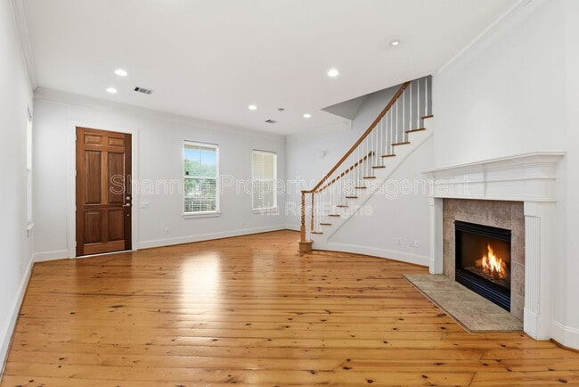 Building Photo - 4424 Blossom St