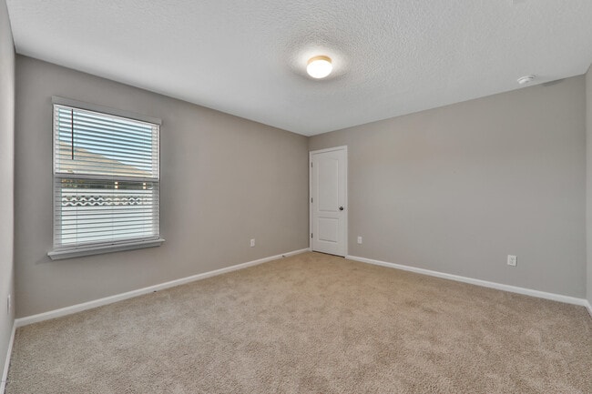 Building Photo - 589 Glasgow Dr