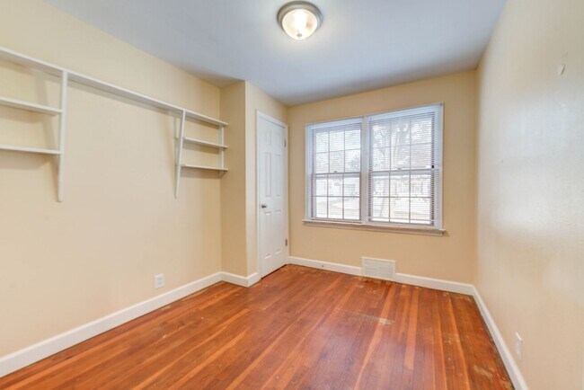 Building Photo - Charming 3-Bedroom Home with Garage, Basement & Fenced Backyard