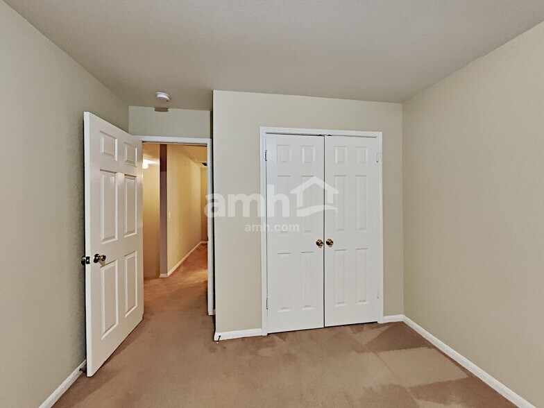 Building Photo - 54 Lockspring