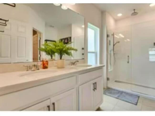 Building Photo - 6952 Church Lk St