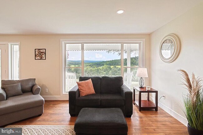 Building Photo - 790 Bendersville Wenksville Rd