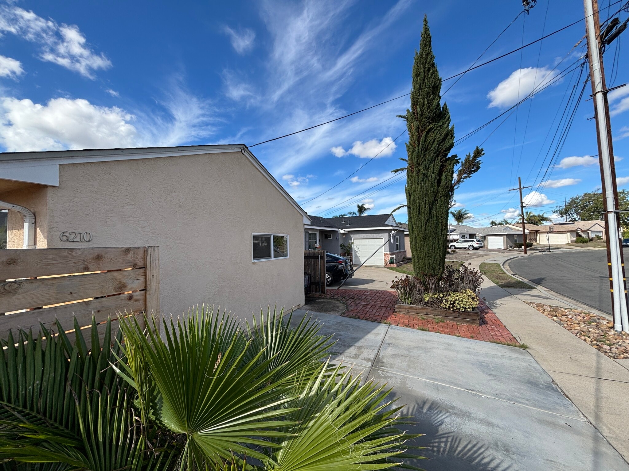 Building Photo - 4948 Twain Ave