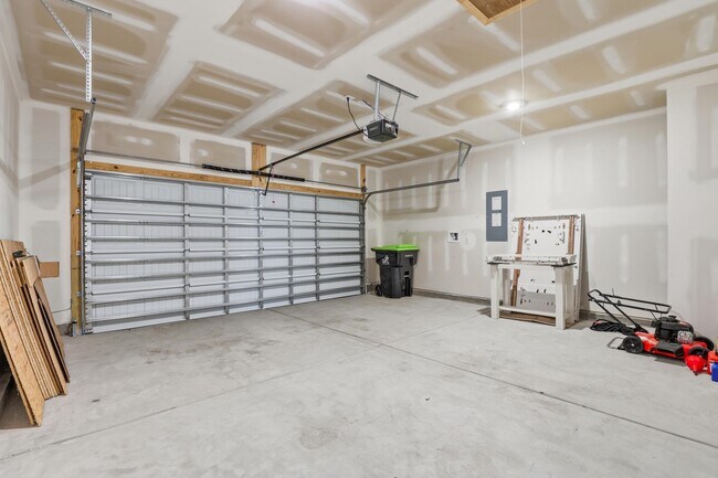 Building Photo - 114 Brooks Dr