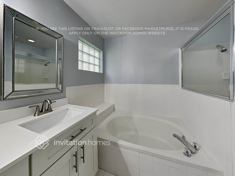 Building Photo - 1658 SW 158th Ave
