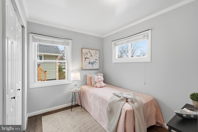 Building Photo - 5716 Crawford Dr