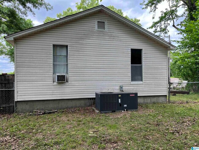 Building Photo - 2994 Phillips Rd