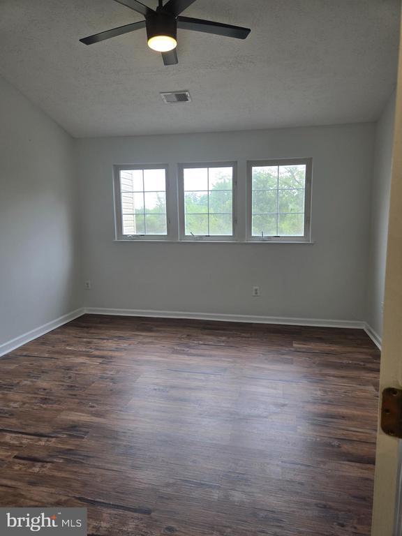 Building Photo - 6632 Granville Ct