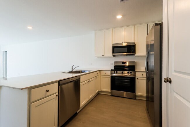 Building Photo - 609 Craven St