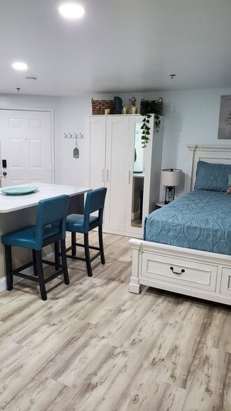 Building Photo - 550 Winnacunnet Rd