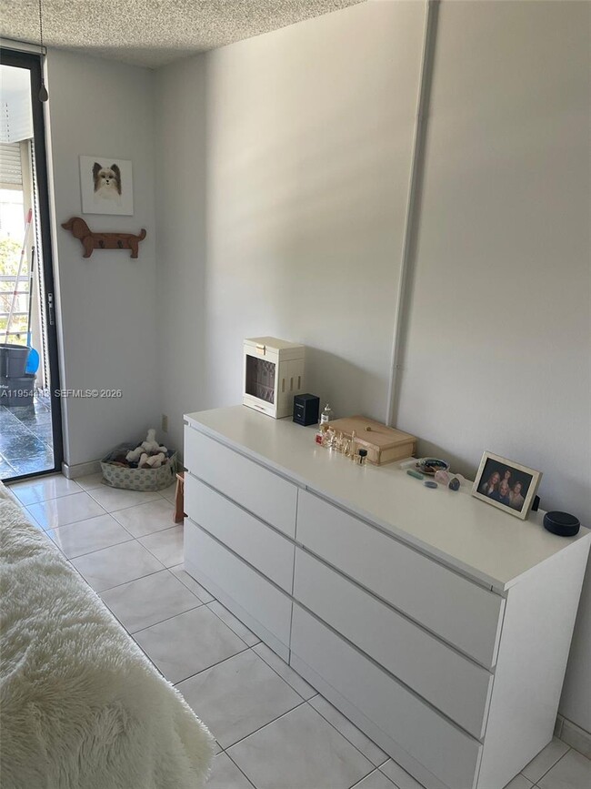 Building Photo - 2761 Taft St