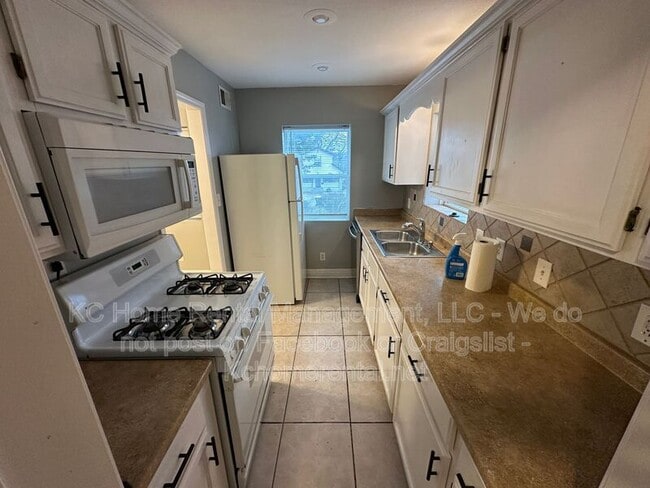 Building Photo - 4343 Myrtle Ave