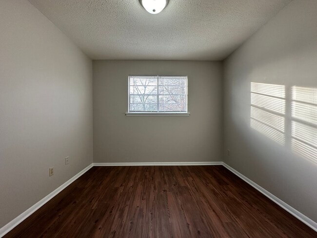 Building Photo - 209 Lecta Ave