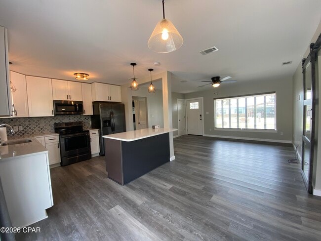 Building Photo - 1606 Clay Ave