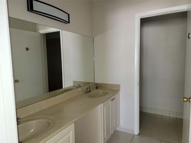 Building Photo - 12255 Royal Palm Blvd