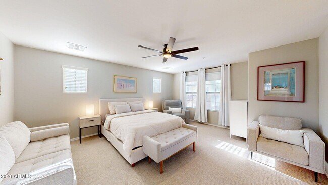 Building Photo - 3272 E Meadowview Dr