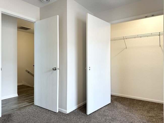 Building Photo - 1227 Leon Way