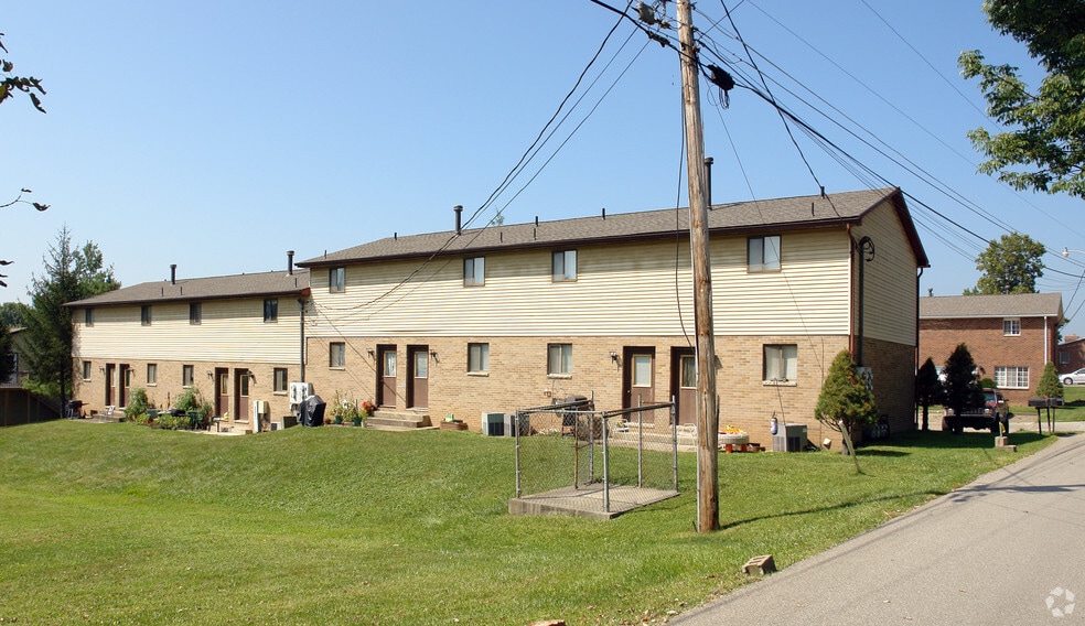 Building Photo - Camelot Apartments