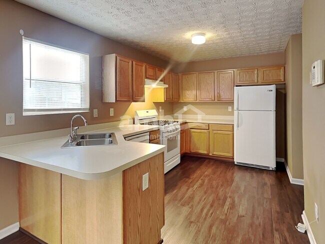 Building Photo - 6110 Flagstaf Walk