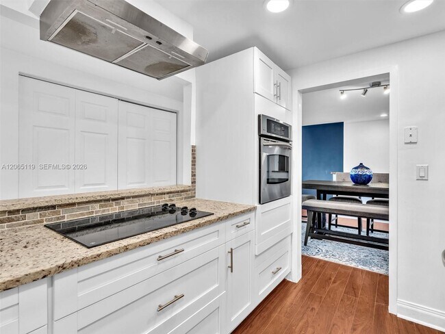 Building Photo - 2451 Brickell Ave