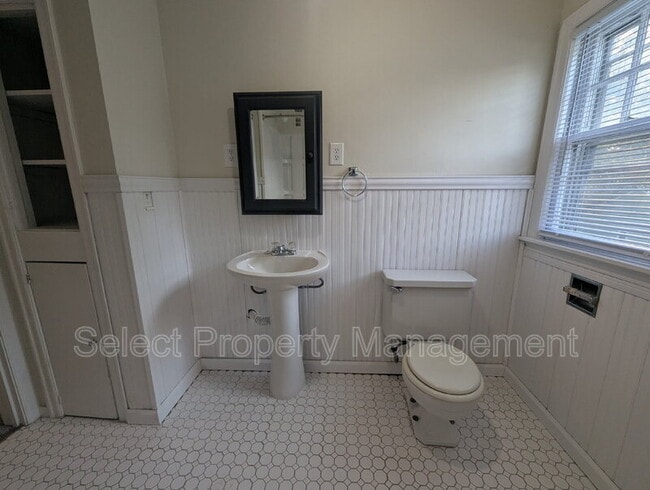 Building Photo - 1226 Elmwood Ave
