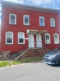 Building Photo - 29 Oakwood Ln
