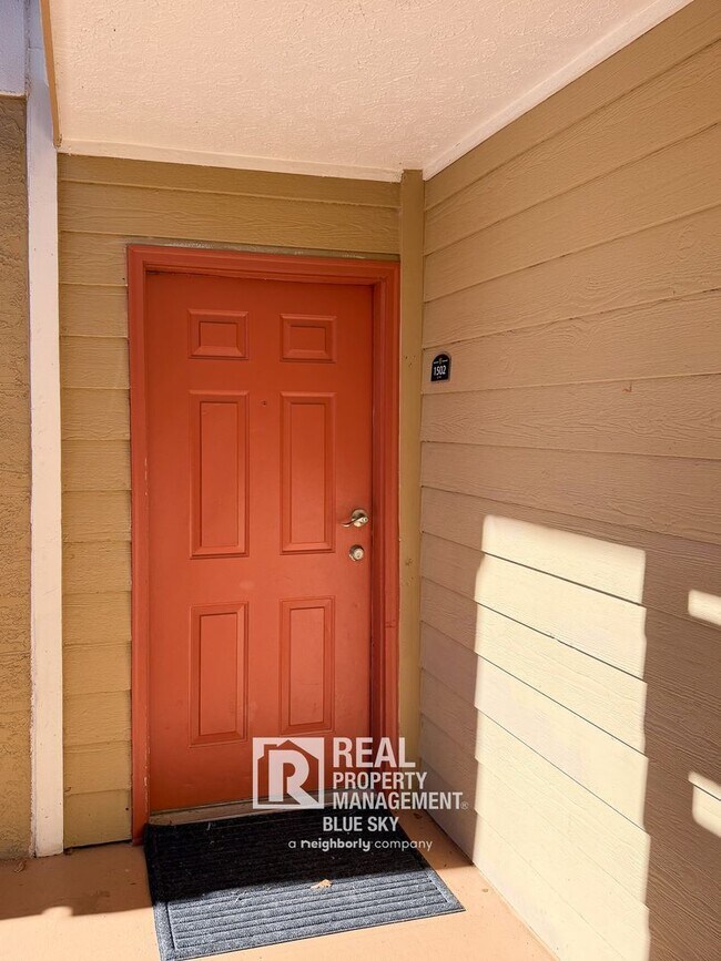 Building Photo - 9481 Highland Oak Dr