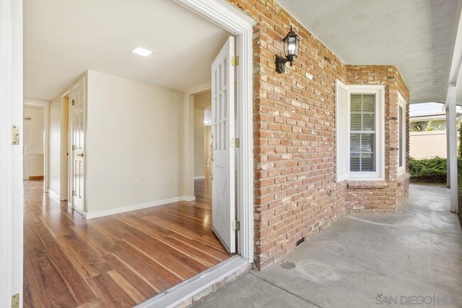 Building Photo - 3752 Alta Loma Dr