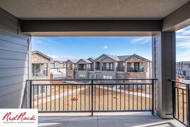 Building Photo - Stunning Spacious 3 Bedroom Unit