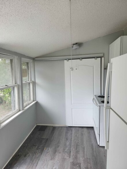 Building Photo - 641 Lemon Ave