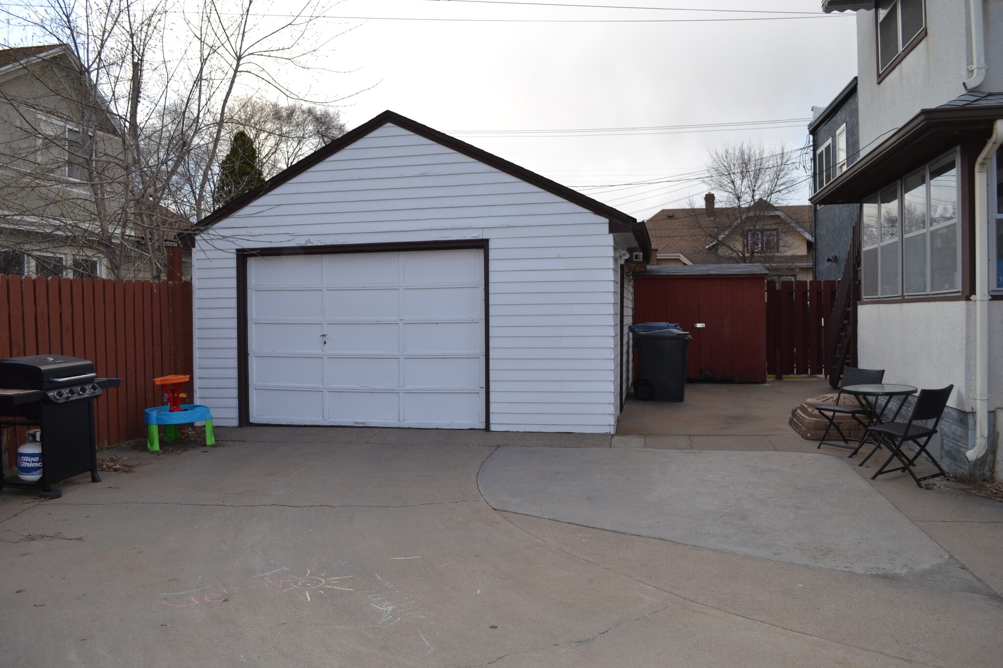 1 stall Garage - 2424 5th Street NE