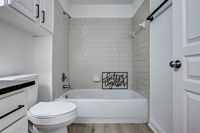 Building Photo - 5 Versante Ct