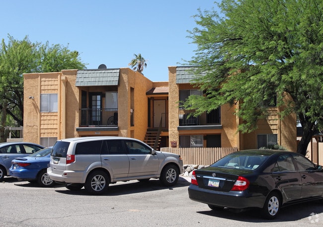 Primary Photo - Oasis In The Catalinas