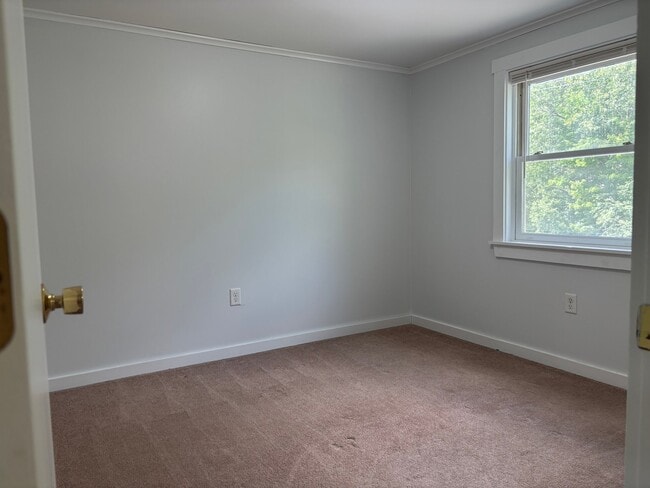 Building Photo - 975 Sanders Cir
