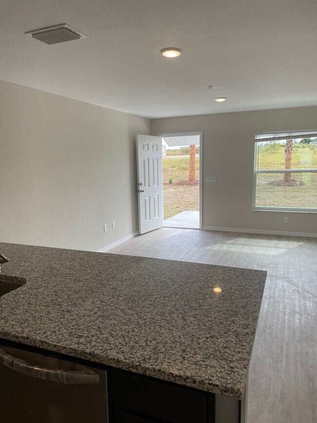 Building Photo - Stunning BRAND NEW 1BR/1BA Quad for Rent i...
