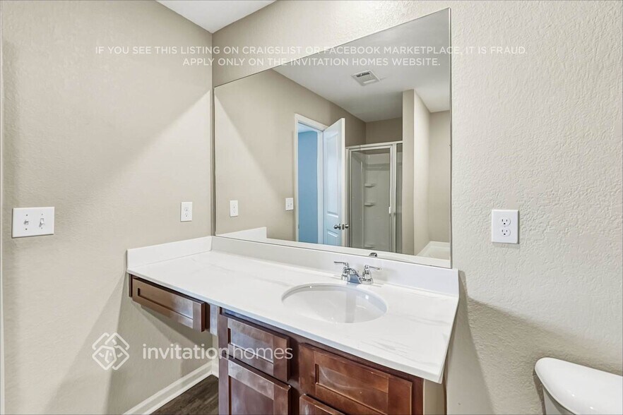 Building Photo - 439 Vermeer Ct